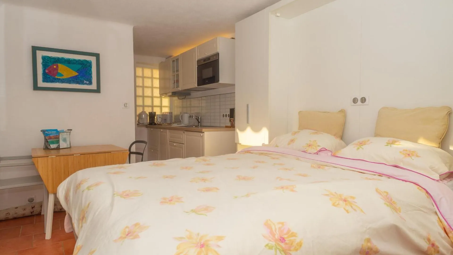 Lägenhet Charmant Studio Renove Avec Terrasse, Climatisation Et Wifi Gratuit - Fr-1-196-166 Menton Frankrike