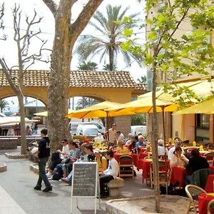 Patio De La Pietonne Mentone