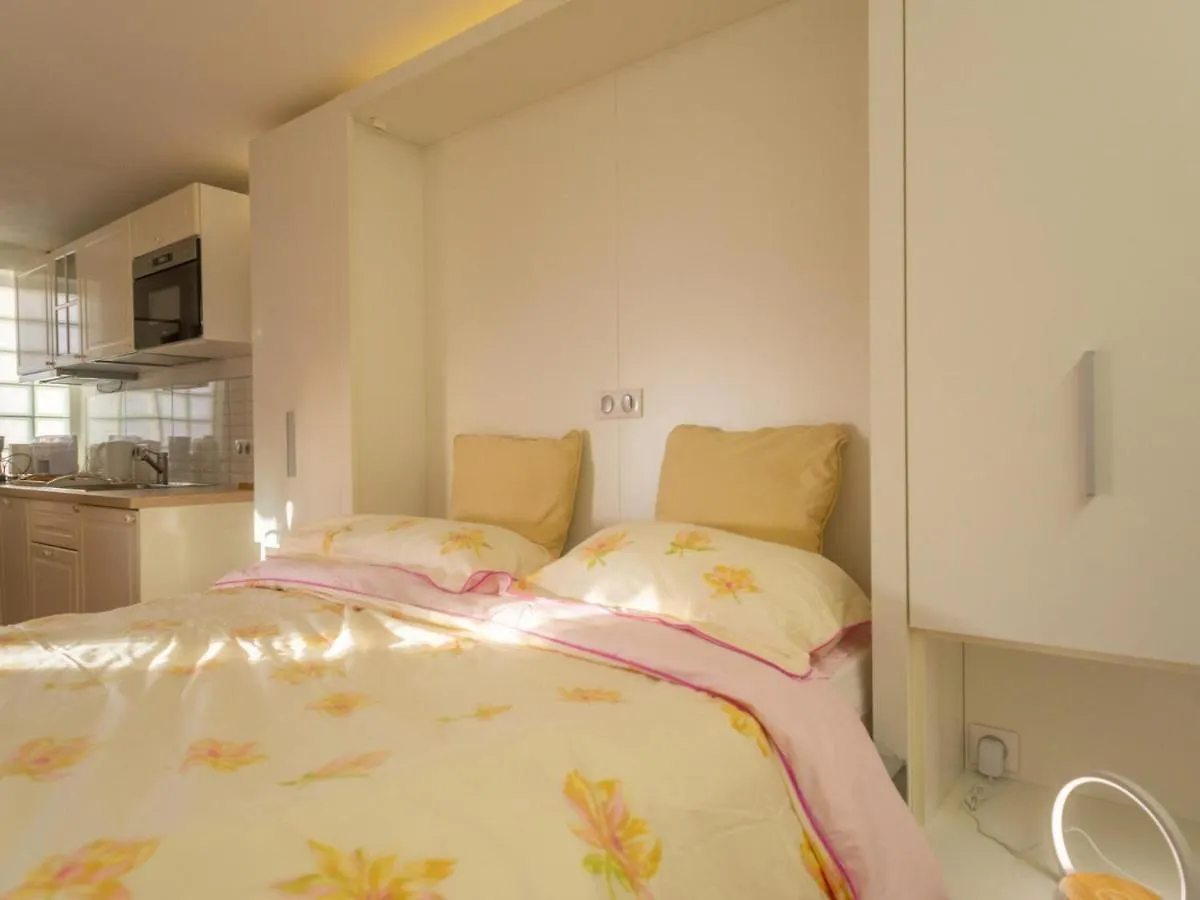 Apartment Charmant Studio Renove Avec Terrasse, Climatisation Et Wifi Gratuit - Fr-1-196-166 Menton