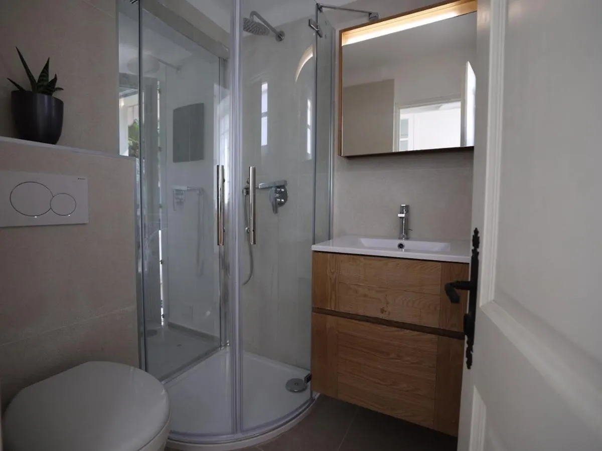 Charmant Studio Renove Avec Terrasse, Climatisation Et Wifi Gratuit - Fr-1-196-166 Menton 0*,  France